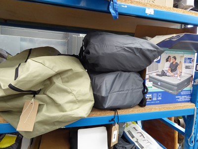 Lot 4250 - Approx. 4 Sealey air mattresses and 1 Intex...