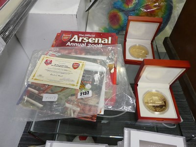 Lot 2132 - Selection of Arsenal items including gold...