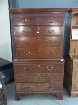 Lot 5056 - Victorian linen press