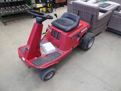 Lot 4334 - Honda 3009 ride on mower