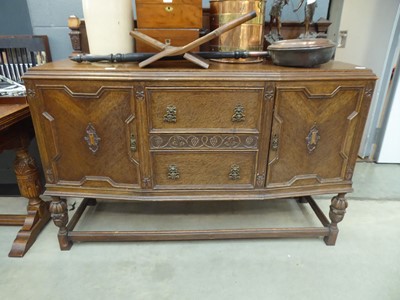 Lot 5043 - Oak sideboard with 2 central drawers