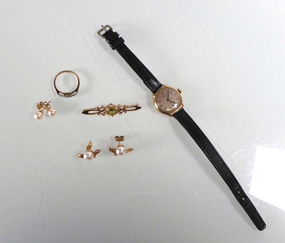 Lot A group of 9ct yellow gold jewellery...