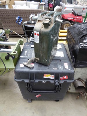 Lot 4376 - Pely flight case, metal jerry can and small...