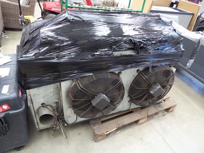 Lot 4377 - Large industrial oil heater