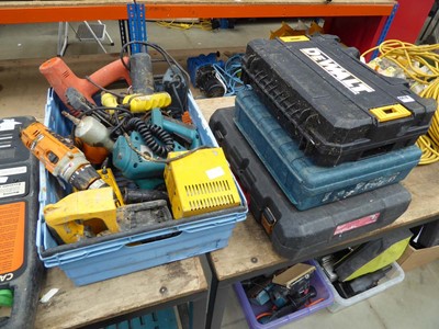 Lot 4478 - 3 empty toolboxes, plus 1 crate of power tools,...