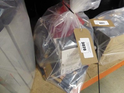 Lot 3020 - Small bag of luggage weighing scales and...