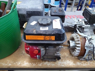 Lot 4491 - Honda petrol engine