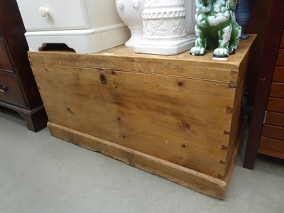 Lot 5120 - Stripped pine blanket box