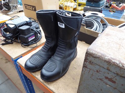 Lot 4511 - Set of Oyford motorcycle boots