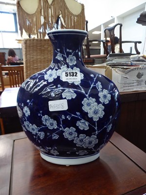 Lot 5132 - Cherry blossom patterned Chinese vase