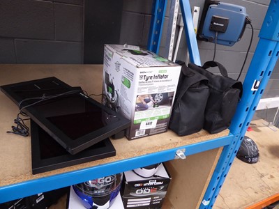 Lot 4412 - 3 Bon-Aire 12v tyre inflators and 2 digital...