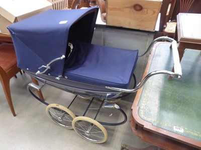 Lot 5206 - Silvercross pram