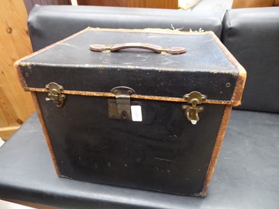 Lot 5226 - Leather storage case