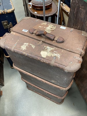 Lot 5237 - Vintage travelling trunk