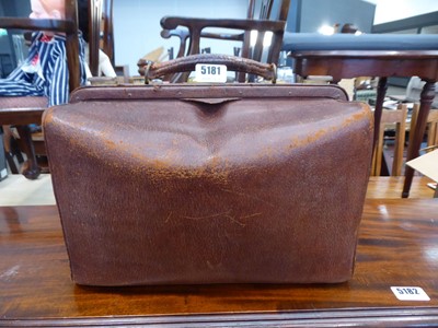 Lot 5181 - Leather Gladstone bag