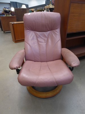 Lot 5289 - Stressless style swivel armchair