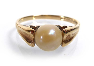 Lot A 9ct yellow gold ring set cultured pearl,...