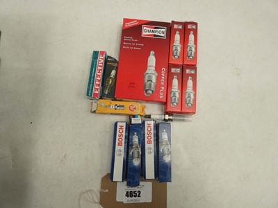 Lot 4565 - Bag of spark plugs to include Champion copper...