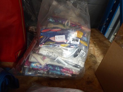 Lot 3246 - Bag of crafting needle bags/pencil cases