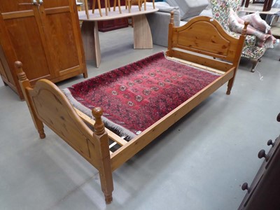 Lot 5313 - Pine single bedstead