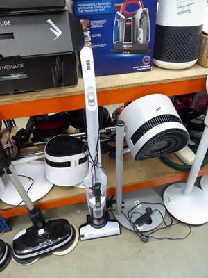 Lot 3158 - Upright Bosch cordless vacuum cleaner, no charger