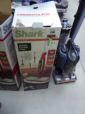 Lot 3194 - Shark upright steam mop