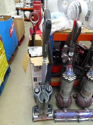 Lot 3195 - Shark powered lift away vacuum cleaner