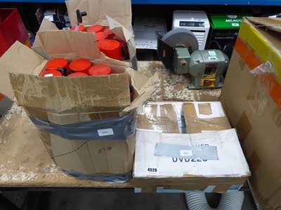 Lot 4520 - Box of assorted tools and a large qty of...