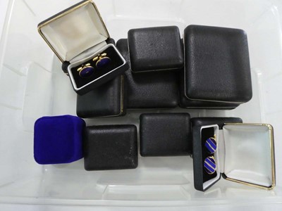 Lot 2493 - Box containing cufflinks etc.