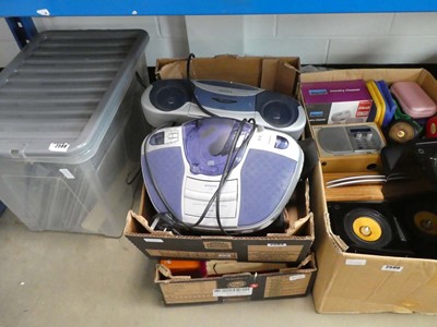 Lot 2589 - 2 boxes containing various items, to include...