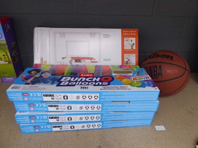 Lot 3351 - 4 water balloon sets, plus mini basket ball...