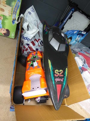 Lot 3353 - Remote control speedboat, plus car