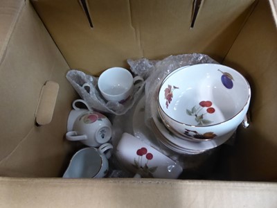 Lot 5432 - Box containing qty of Evesham patterned crockery