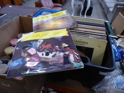 Lot 5444 - Box containing vinyl records