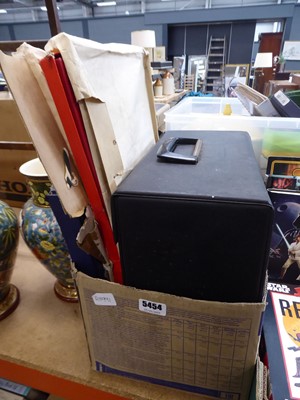 Lot 5454 - Box containing vinyl records and boxed Meccano...