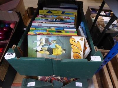 Lot 5474 - 2 boxes containing kids annuals