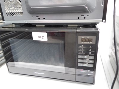 Lot 6007 - Panasonic black microwave