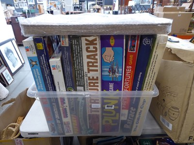 Lot 5512 - Box containing board games