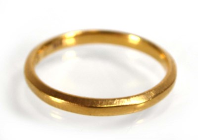 Lot A 22ct yellow gold wedding band, band w. 1.5...