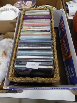 Lot 5532 - Box containing CDs