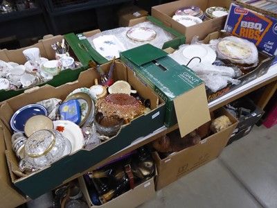 Lot 5536 - 2 boxes containing silver plated ware, coffee...