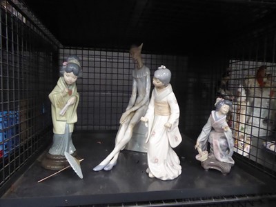 Lot 5607 - Cage containing 4 Nao and Lladro figures