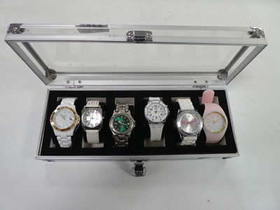 Lot 2365 - Box containing 6 wristwatches