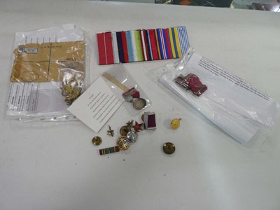 Lot 2368 - Bag containing various badges, buttons etc.