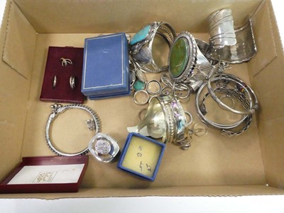 Lot 2387 - Box containing silver and metal jewellery