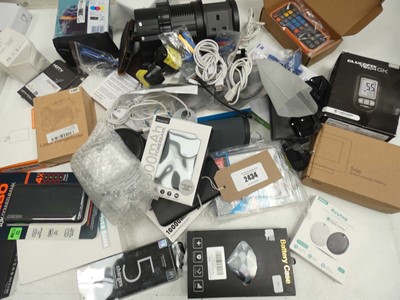 Lot 2434 - Portable power banks, Reytags, adapters, cases,...