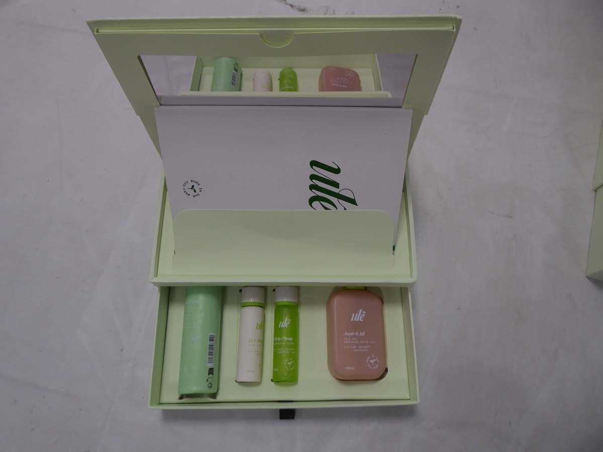 Lot 1709 - Cult Beauty x Ule gift box set