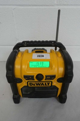 Lot DeWalt DCR021-XJ 18V cordless site radio (no...