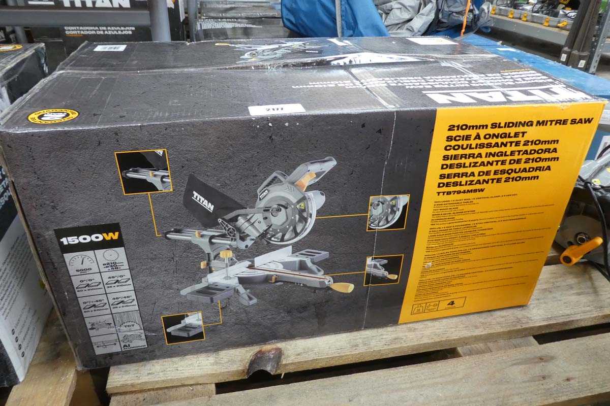 Lot Titan 240V 210mm sliding mitre saw