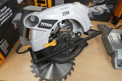 Lot Titan 240V circular saw (TTB8774CSW)